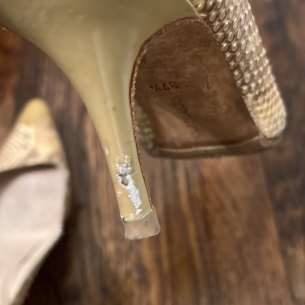 Manolo blahnik tan snakeskin Python heels size 37.5 but fit more like 38. - Picture 5 of 6